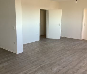 ab sofort: großzügig, renoviert und zentral: Geräumiges, helles App... - Foto 6