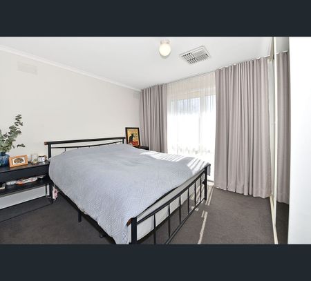 35 Kenny St, Westmeadows, Vic 3049 - Photo 3