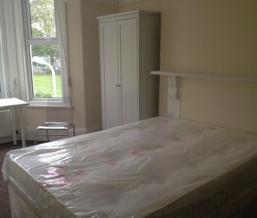 Superb 5 bed property to let. Close to University. Bills included. - Photo 1