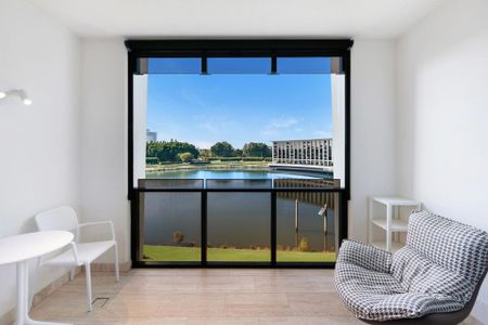 Benowa Waterfront Apartment - Photo 4