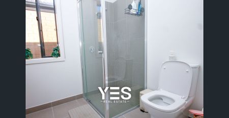 Spacious & Modern Family Home in Prime Clyde Location! - Photo 5