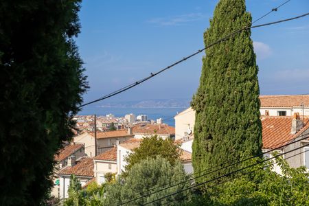 Location Appartement 2 pièces 41m² MARSEILLE 7ème - Photo 3