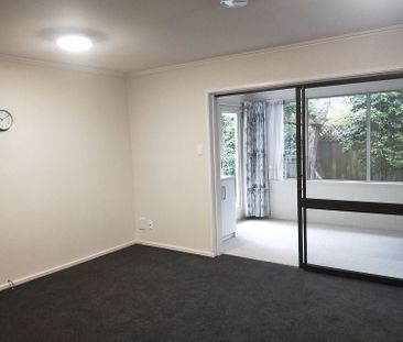 Warm,modern,quality,private,quiet,perfect location - Photo 4