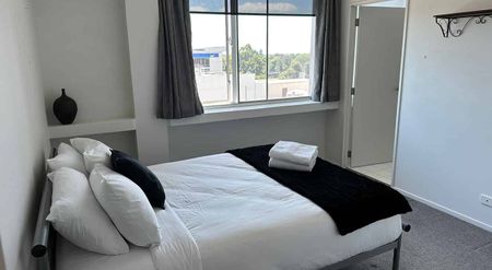 Fully Furnished 2BR Apt in Hamilton Central - Photo 2