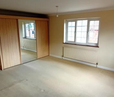 4 bedroom detached house to rent - Photo 6