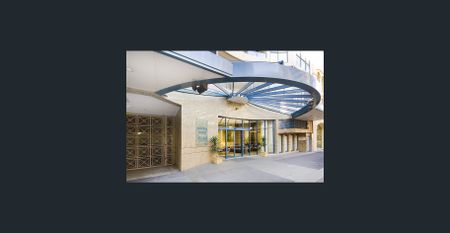 OVERSIZED CITY APARTMENT | Furnished - Photo 2