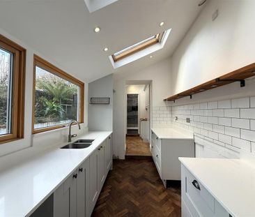 3 bedroom semi-detached house to rent - Photo 5