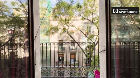 barcelona, Catalonia 08003 - Photo 2