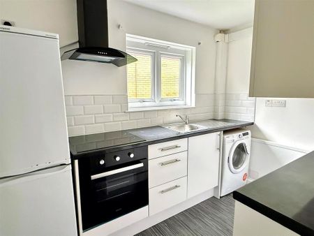 1 bedroom flat to rent - Photo 2