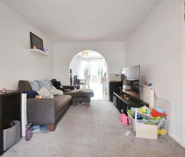 3 bedroom House To Let Total Size: 862 SQ FT - Photo 3