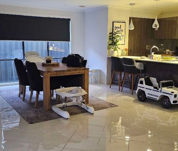 Cranbourne East - Photo 4