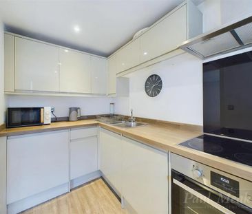 1 bedroom flat to rent - Photo 5