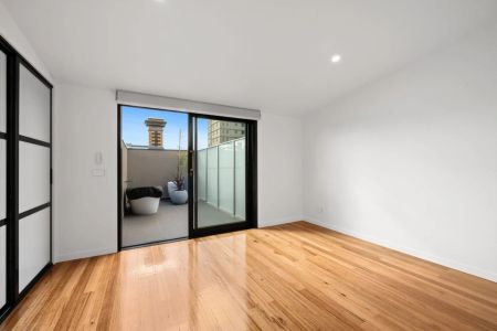 Vibrant Victorian with Bayside Prestige - Photo 5