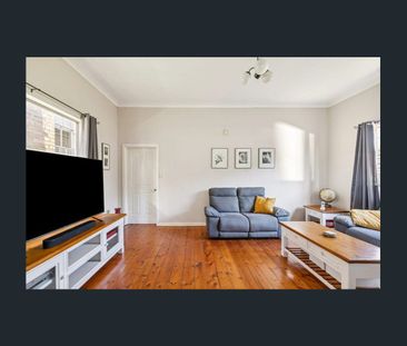 3 BEDROOM FAMILY HOME - Photo 1