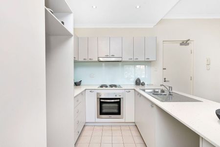 12/2 Pisconeri Street, Perth Wa 6000 - Photo 2