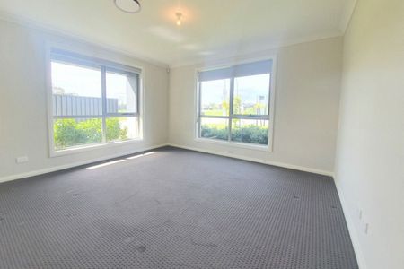 Family Home - Photo 4