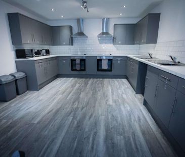 13 bedroom house of multiple occupation to rent - Photo 5