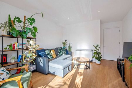 Short Let - Two Story Apartment With Private Balcony. - Photo 2