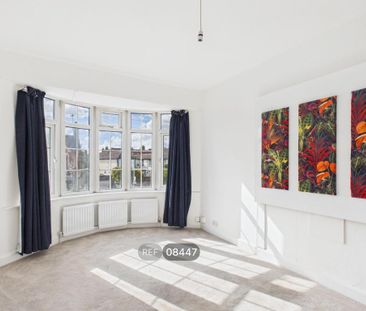 3 bedroom semi-detached house to rent - Photo 5