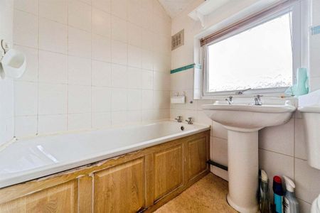 Burley Wood Crescent - Photo 5