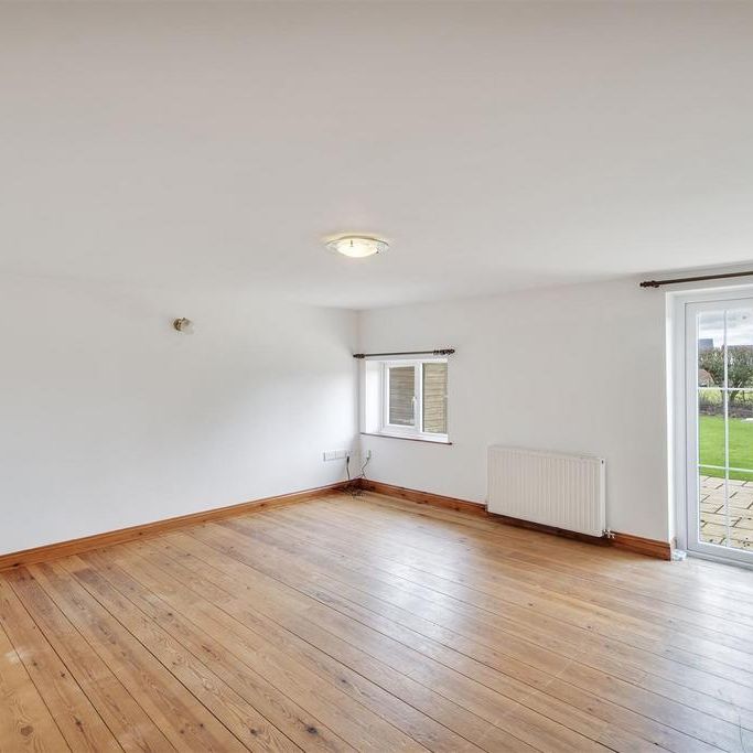 1 bedroom semi-detached bungalow to rent - Photo 1