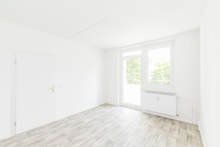 Schicke Wohnung / Balkon / Aufzug - Photo 3