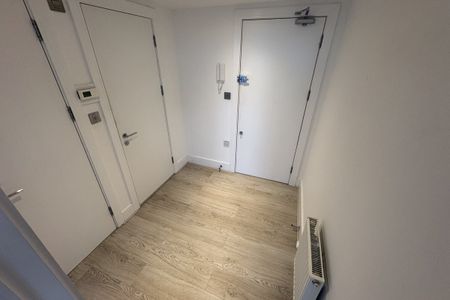 Station Parade, LETCHWORTH GARDEN CITY - Photo 2