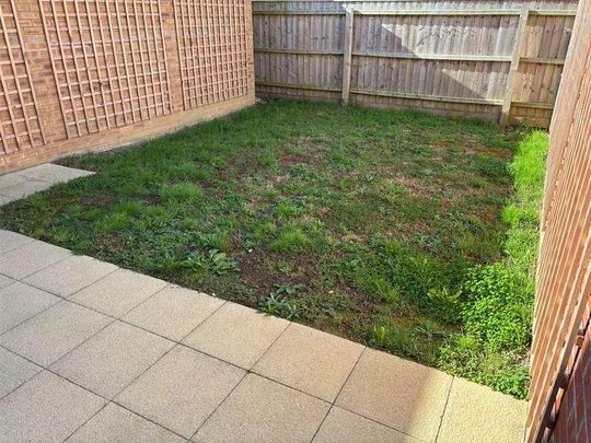 Celandine Close, Weymouth, DT4 - Photo 1