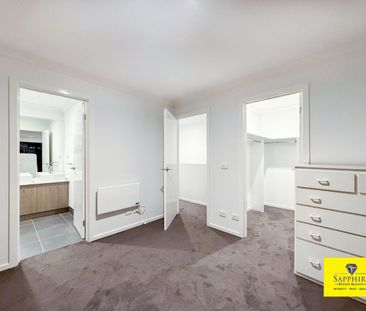 Modern Townhouse in Prime Wollert Location! Available Now! - Photo 2