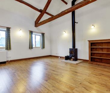 2 bedroom barn conversion to rent - Photo 4