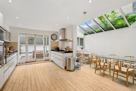 5 bedroom terraced house to rent - Photo 2