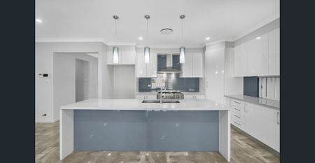 Beautifully Appointed Family Home Close to All Amenities! - Photo 3