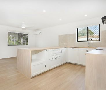 CHARMING RENOVATED 3 BEDROOM HOME WITH STUDY/4TH BEDROOM - Photo 5