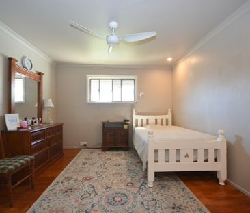 Charming Home Close to Everything! - Photo 3