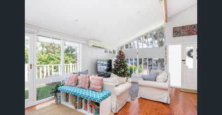 Beautiful Family Haven in Leafy Kirrawee - Photo 4