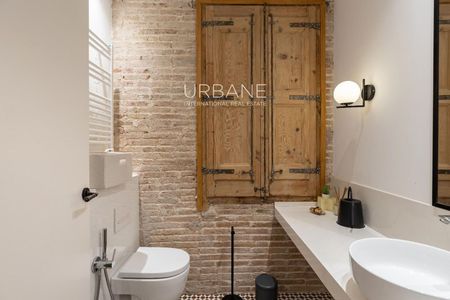 Amplio piso de 2 habitaciones en el corazón del Gótico, a pasos de Plaza Catalunya - Photo 4