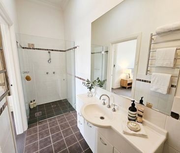 STYLISH AND SPACIOUS SEMI IN PRIME MOSMAN LOCATION - Photo 3