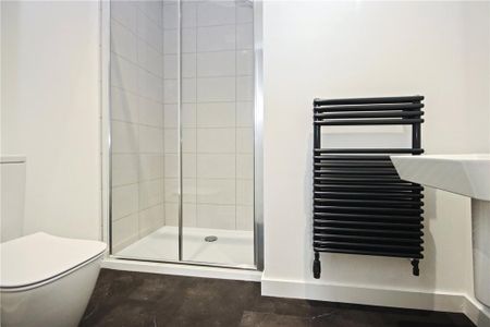 3 bedroom detached house to rent - Photo 3