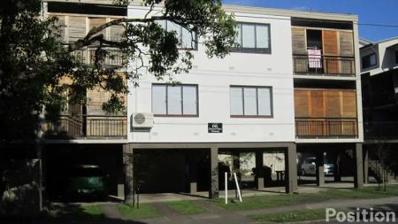 “UNFURNISHED OR FURNISHED STUDIO with BALCONY!” - Photo 2