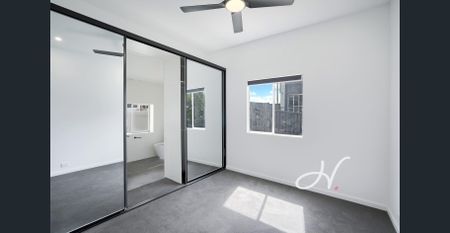 FRESHLY RENOVATED GEM IN CARDIFF SOUTH! - Photo 3