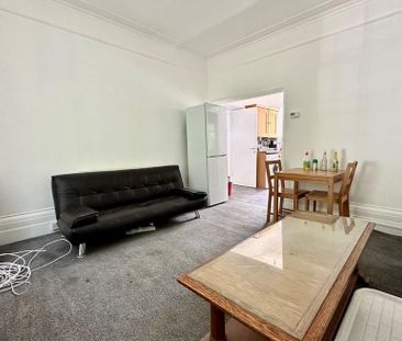 2 bedroom flat to rent - Photo 6