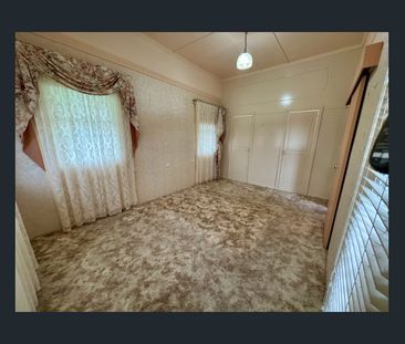 3 Bedroom - spacious family home with dual street access with two s... - Photo 5