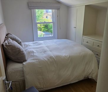 2 Bed Flat, Elms Crescent, SW4 - Photo 2