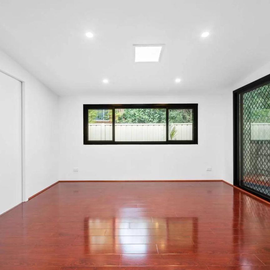 2 Bedroom House, situated just a short stroll from East Village, Moore Park and Centennial Park - Photo 1