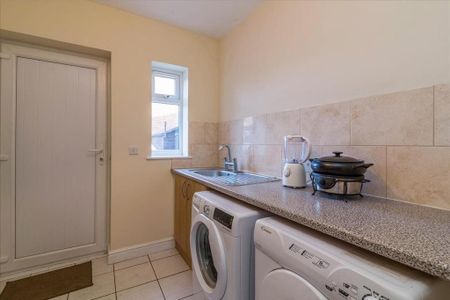 6 bedroom house to rent - Photo 2