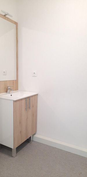 Location Appartement 1 pièce 18m² NIMES 30000 - Photo 1