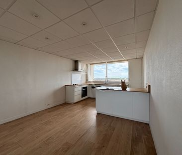 Location Appartement 4 pièces 94m² ANGERS 49100 - Photo 3
