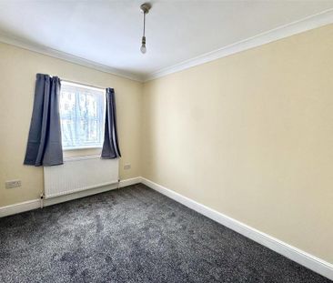2 bedroom semi-detached house to rent - Photo 2