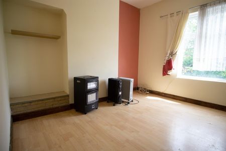 1 Bed Flat To Let on Selborne Street, Preston - Photo 2