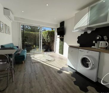 À louer – Studio meublé avec rez-de-jardin – Fréjus-Plage - Photo 1